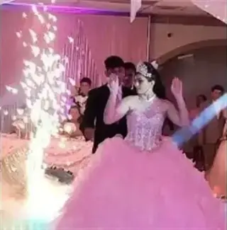 🎶 ¡VALS Y DJ PARA TU EVENTO! 🎶