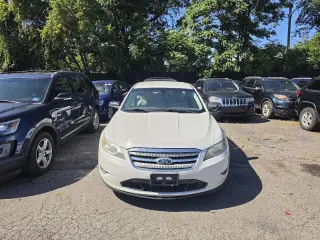 Ford Taurus 2010