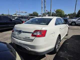 Ford Taurus 2010