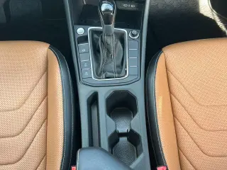 Volkswagen Jetta 2024 SEL 4dr Sedán