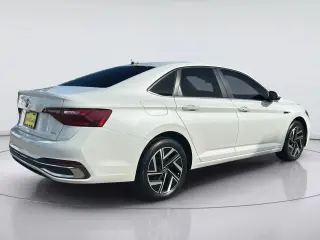 Volkswagen Jetta 2024 SEL 4dr Sedán