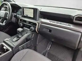 Toyota Tacoma 2025 4x2 SR5 4dr Double Cab 5.0 ft SB