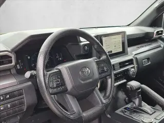 Toyota Tacoma 2025 4x2 SR5 4dr Double Cab 5.0 ft SB