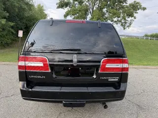 2011 Lincoln Navigator L