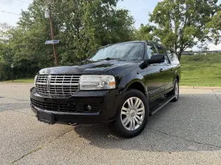 2011 Lincoln Navigator L