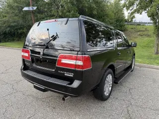 2011 Lincoln Navigator L