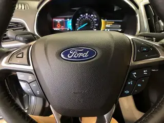 Ford Edge 2020 AWD Titanium 4dr Crossover