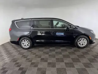 Chrysler Voyager 2024