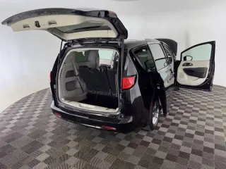 Chrysler Voyager 2024