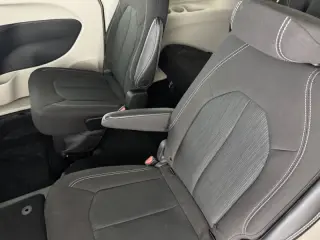 Chrysler Voyager 2024