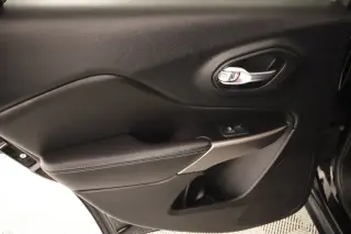 Jeep Cherokee 2019 Latitude Plus 4dr SUV