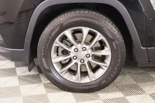 Jeep Cherokee 2019 Latitude Plus 4dr SUV