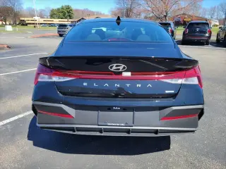 Hyundai ELANTRA Híbrido 2026 SEL Sport Sedán 4 puertas