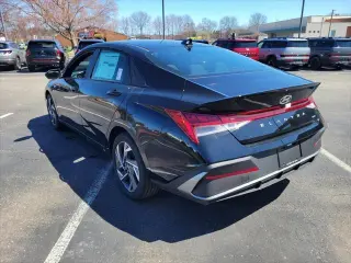 Hyundai ELANTRA Híbrido 2026 SEL Sport Sedán 4 puertas