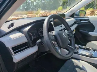 Mitsubishi Outlander 2025 SE 4dr SUV
