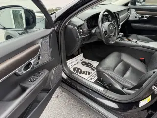 2020 Volvo V90 Cross Country