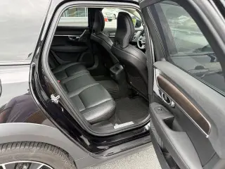 2020 Volvo V90 Cross Country