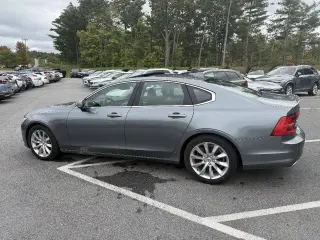 2017 Volvo S90