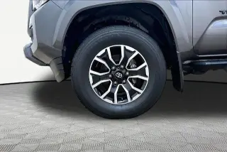Toyota Tacoma 2023 4x4 TRD Sport 4dr Double Cab 5.0 ft SB 6A