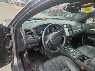2016 Chrysler 300