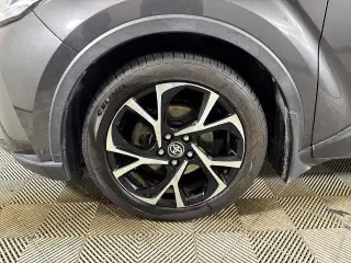 Toyota C-HR 2020 XLE 4dr Crossover