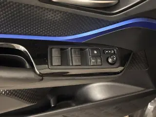 Toyota C-HR 2020 XLE 4dr Crossover