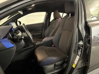 Toyota C-HR 2020 XLE 4dr Crossover
