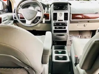 2010 Chrysler Town and Country