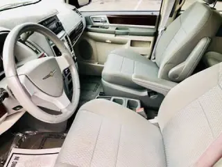 2010 Chrysler Town and Country