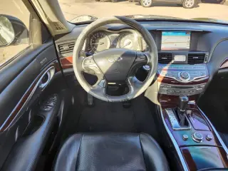 2015 Infiniti Q70L