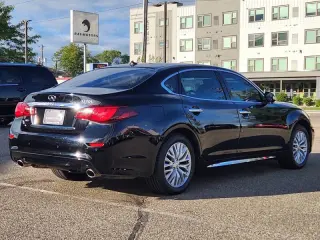2015 Infiniti Q70L