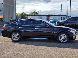 2015 Infiniti Q70L