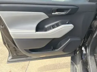 Toyota Highlander 2020 XLE 4dr SUV