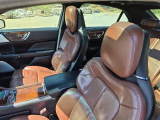Lincoln Continental 2017 AWD Reserve 4dr Sedán