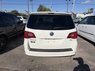 Volkswagen Routan del año 2010
