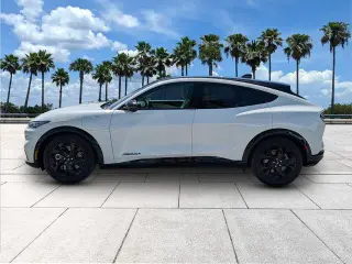 Ford Mustang Mach-E 2023 AWD Premium SUV 4 puertas