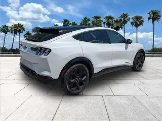 Ford Mustang Mach-E 2023 AWD Premium SUV 4 puertas