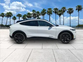 Ford Mustang Mach-E 2023 AWD Premium SUV 4 puertas