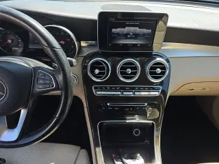 Mercedes-Benz GLC 2019 GLC 300 4 SUV