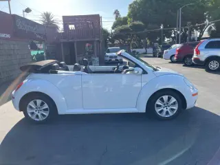 2010 Volkswagen New Beetle Convertible