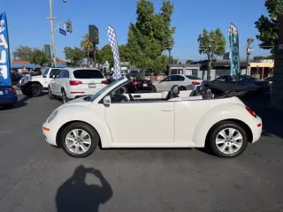 2010 Volkswagen New Beetle Convertible