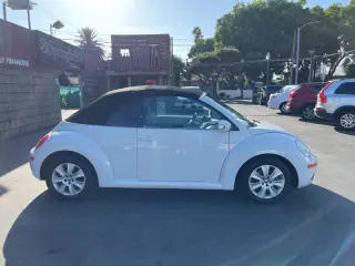 2010 Volkswagen New Beetle Convertible