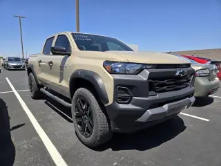 Chevrolet Colorado 2024 4x4 Trail Boss 4dr Crew Cab 5 ft. SB
