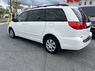 Toyota Sienna 2008