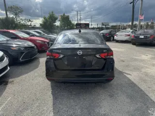 Nissan Versa 2020
