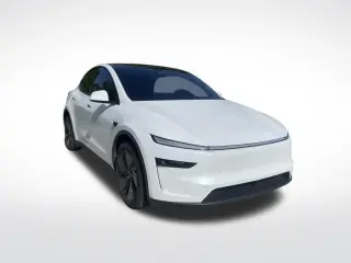 Serie de lanzamiento del Tesla Model Y 2026 AWD Long Range, un vehículo eléctrico sofisticado diseñado para el rendimiento y la eficiencia. Este modelo AWD ofrece una capacidad excepcional con un estimado EPA de 130 MPGe en la ciudad y 115 MPGe en carrete