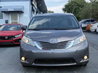 Toyota Sienna 2016