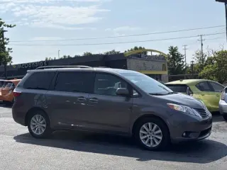 Toyota Sienna 2016