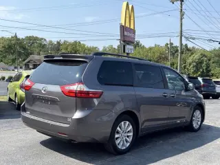 Toyota Sienna 2016