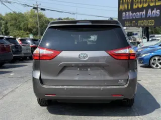 Toyota Sienna 2016